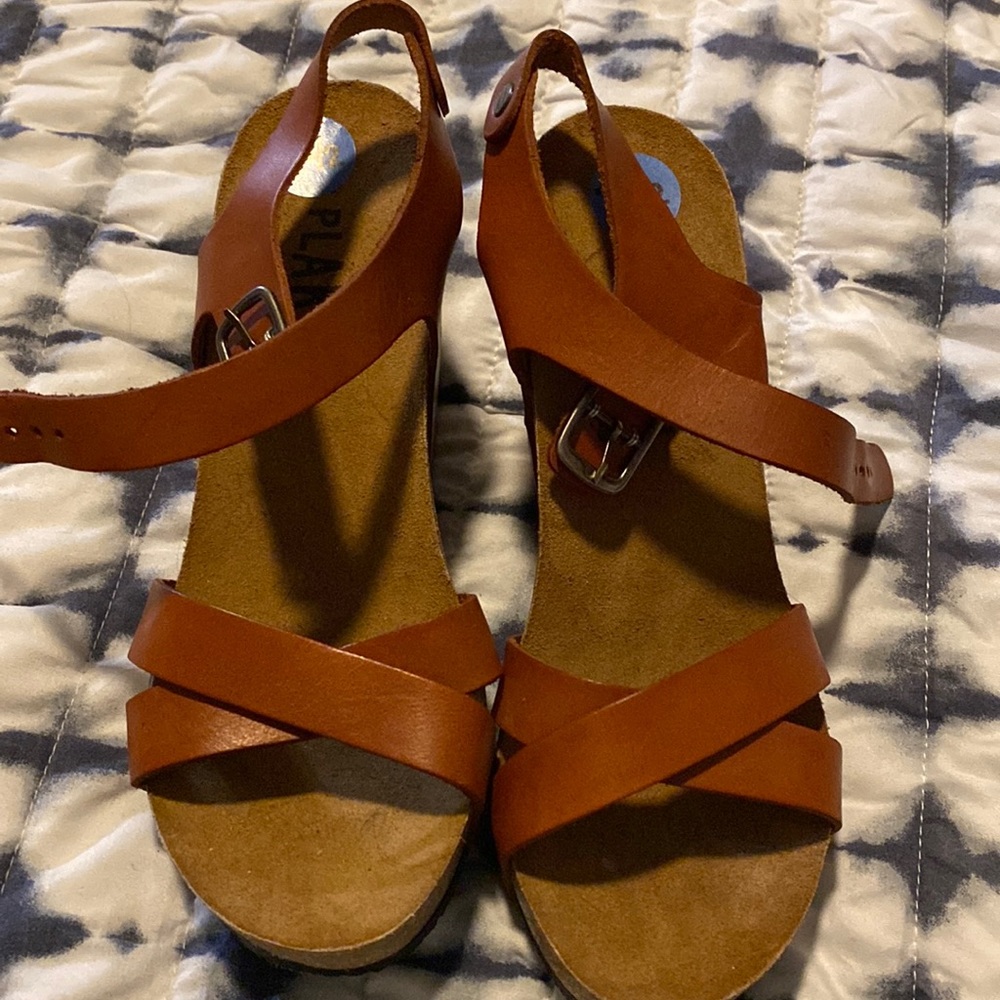 Tan wedges